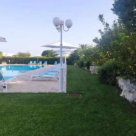 Agriturismo Li Damiani مزرعة للإقامة *