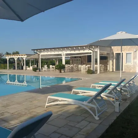 Agriturismo Li Damiani مزرعة للإقامة *
