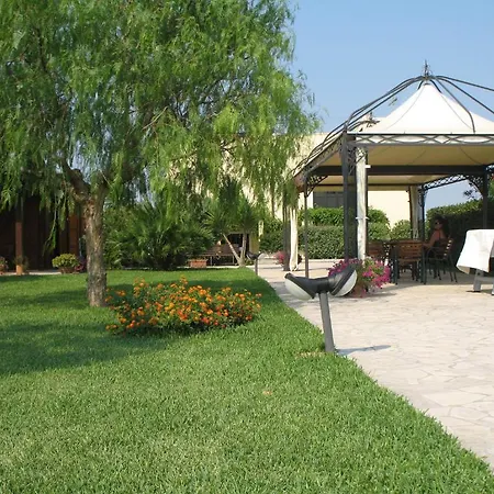 Farm stay Agriturismo Li Damiani *