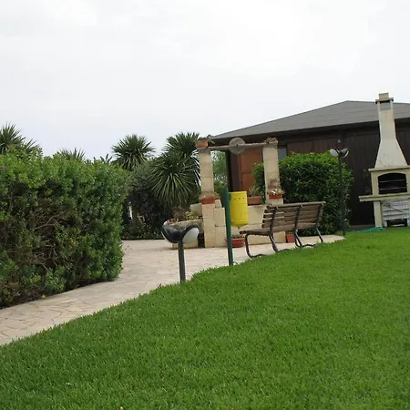 Farm stay Agriturismo Li Damiani *